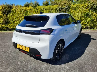 Second-hand Peugeot 208 Allure 99 CP (72 kW) 2024 Alb Hatchback