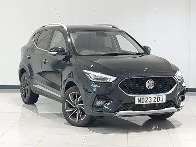 Usado MG ZS Exclusive 111 CV (81 kW) 2023 Negro SUV