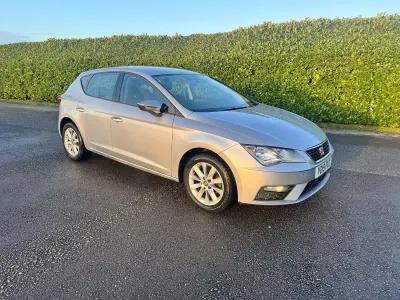 Usado Seat Leon SE 115 HP (84 kW) 2019 Prateado Citadino