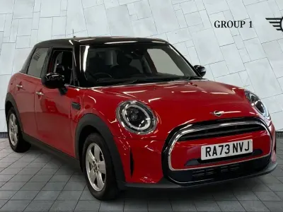 Usado Mini Cooper Classic 134 HP (98 kW) 2024 Vermelho Citadino