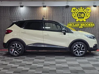 Used Renault Captur Dynamique 90 HP (66 kW) 2015 White SUV