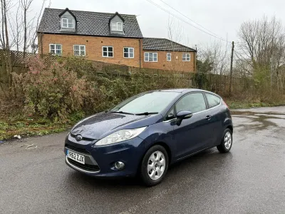 Używany Ford Fiesta Zetec 2012 Niebieski Hatchback