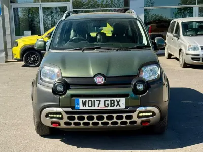 Used Fiat Panda Cross Cross 90 HP (66 kW) 2017 Green Hatchback