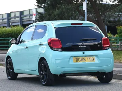 Used Citroën C1 Flair 71 HP (52 kW) 2018 Green Hatchback