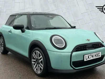 Begagnad Mini Cooper S Hatch 201 HK (147 kW) 2024 Grön Halvkombi