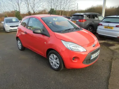 Begagnad Ford Ka Studio 69 HK (50 kW) 2011 Röd Halvkombi