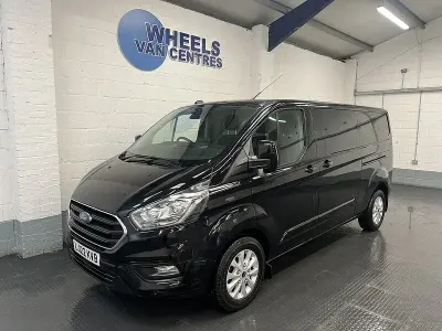 Used Ford Transit Custom Limited 130 HP (95 kW) 2022 Black Van