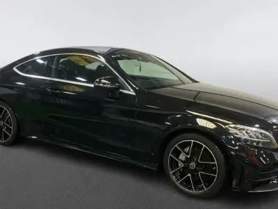 Usado Mercedes C200 AMG line 184 HP (135 kW) 2019 Preto Coupé