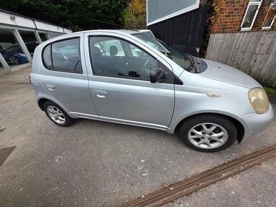 Grey Used 2001 Toyota Yaris Hatchback | £1,050 (Good price)