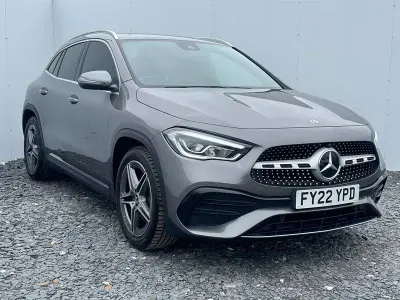 Usado Mercedes GLA180 Executive 136 HP (100 kW) 2022 Cinzento SUV