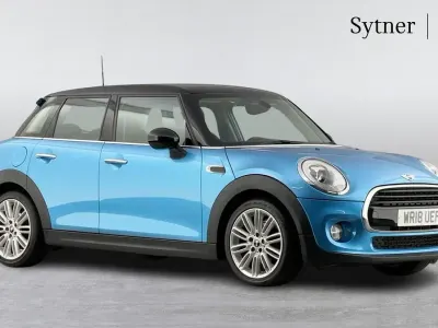 Used Mini Cooper Hatch 134 HP (98 kW) 2018 Blue Hatchback