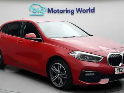 Used BMW 120 Sport Line 190 HP (139 kW) 2021 Red Hatchback