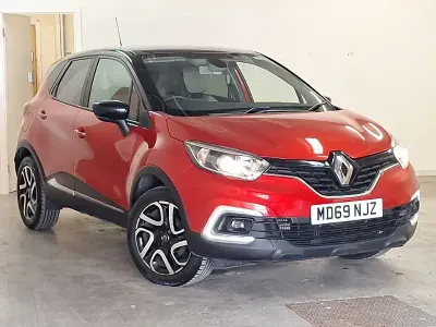 Used Renault Captur Iconic 90 HP (66 kW) 2020 Red SUV