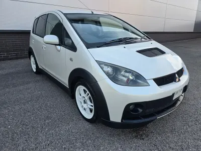 Używany Mitsubishi Colt Edition 2006 Biały Hatchback