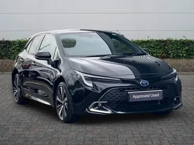 Used Toyota Corolla Design 140 HP (102 kW) 2025 Black Hatchback