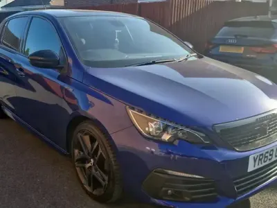 Used Peugeot 308 GT-line 131 HP (96 kW) 2019 Blue Hatchback