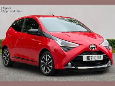 Used Toyota Aygo Trend 72 HP (52 kW) 2021 Red pop Hatchback