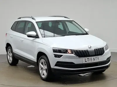 Used Skoda Karoq SE 115 HP (84 kW) 2019 White SUV