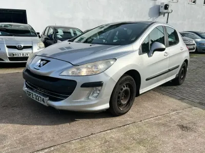 Begagnad Peugeot 308 S 2010 Silver Halvkombi