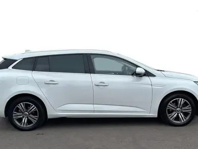 Used Renault Mégane GrandTour Iconic 2021 White Estate