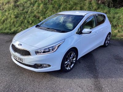 Used Kia Ceed 2012 White Hatchback