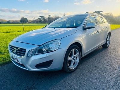Used Volvo V60 SE Lux 180 HP (132 kW) 2022 Silver Estate