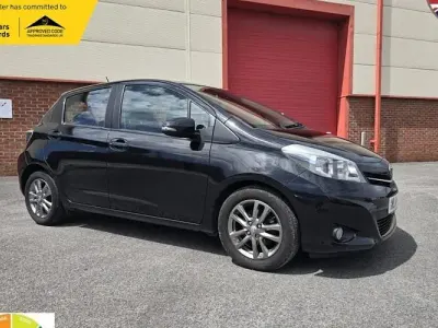 Used Toyota Yaris Plus 101 HP (74 kW) 2014 Black Hatchback