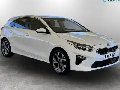 Used Kia Ceed 118 HP (86 kW) 2019 White Hatchback