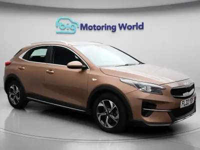 Usado Kia XCeed 118 HP (86 kW) 2022 Castanho SUV