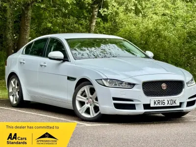 Used Jaguar XE Portfolio 240 HP (176 kW) 2016 White Sedan
