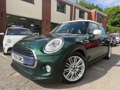 Begagnad Mini Cooper D Hatch 116 HK (85 kW) 2016 Grön Halvkombi