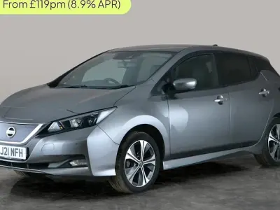 Begagnad Nissan Leaf N-Connecta 160 kW (218 HK) 2021 Grå Halvkombi