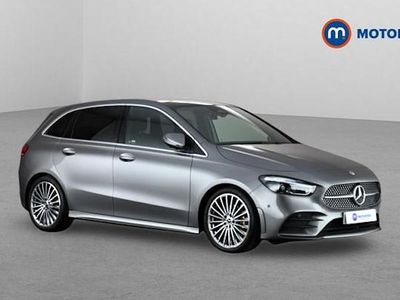 Usado Mercedes B200 AMG Line Premium Plus 163 HP (119 kW) 2024 Cinzento Monovolume