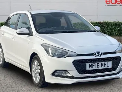 Used Hyundai i20 SE 84 HP (61 kW) 2016 White Hatchback