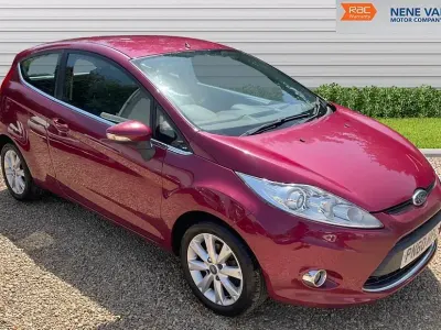 Used Ford Fiesta Zetec 70 HP (51 kW) 2010 Red Hatchback