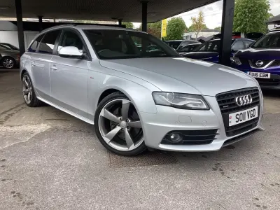 Begagnad Audi A4 Black Edition 2022 Silver Kombi