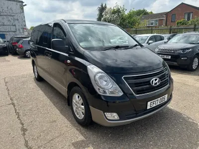 Usado Hyundai I800 SE 134 CV (98 kW) 2017 Negro Monovolumen