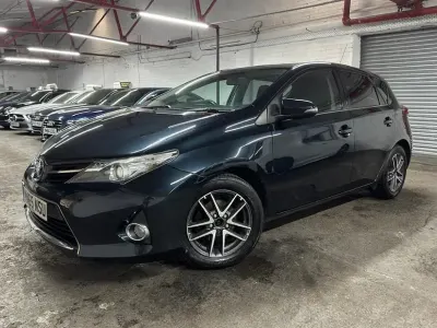 Used Toyota Auris 97 HP (71 kW) 2015 Hatchback