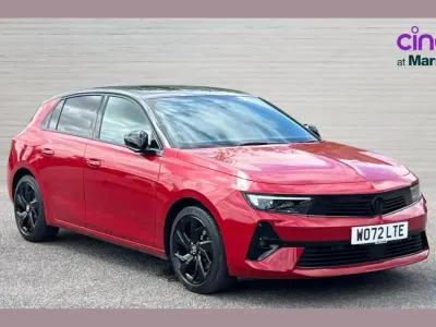 Used Vauxhall Astra 128 HP (94 kW) 2023 Red Hatchback