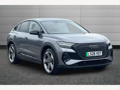 Gebraucht Audi Q4 e-tron Black Edition 206 kW (281 PS) 2026 Grau SUV