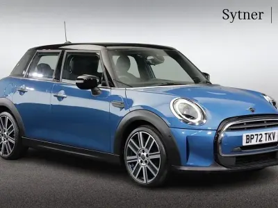 Used Mini Cooper Exclusive 134 HP (98 kW) 2023 Blue Hatchback