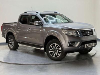 Begagnad Nissan Navara Tekna 190 HK (139 kW) 2019 Grå Pickup