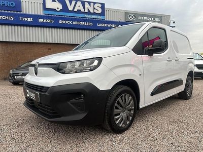 Usado Citroën Berlingo 101 HP (74 kW) 2024 Branco Monovolume