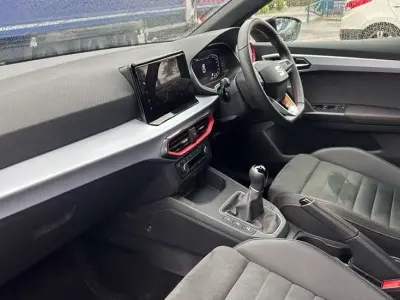 Usado Seat Ibiza FR Sport 95 HP (69 kW) 2024 Vermelho Citadino
