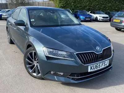 Gebraucht Skoda Superb 2015 Grau Kleinwagen