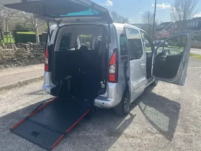 Used Peugeot TePee Active 98 HP (72 kW) 2019 Estate