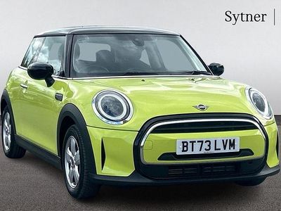 Begagnad Mini Cooper Classic 134 HK (98 kW) 2023 Gul Halvkombi