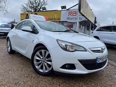 Used Vauxhall Astra GTC SRi 140 HP (102 kW) 2016 White Coupe