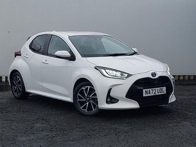 Used Toyota Yaris Hybrid Design 116 HP (85 kW) 2022 White Hatchback