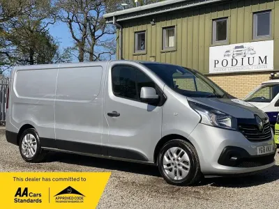 Used Renault Trafic 2018 Silver MPV